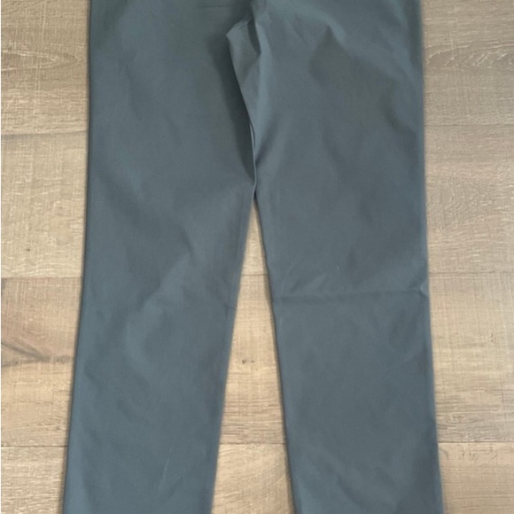 Vuori Cascade Tech Chino mens Pants smoked Beryl (gray)  color 33 x 30 - Picture 8 of 13